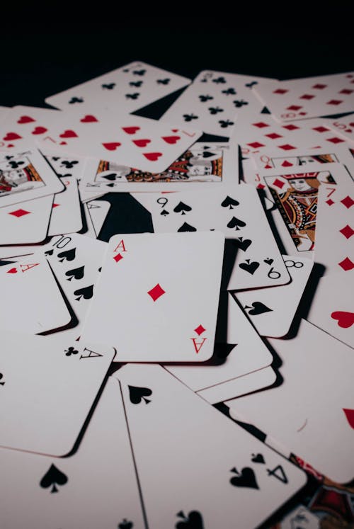 Vastaava Opas Challenge Pokerstars -pelaamiseen Ja Sen Eri Muotoihin